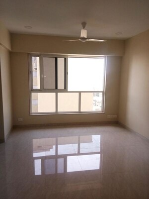 Room in 2 BHK Apartment at Supreme 19, Lokhandwala – for Rent