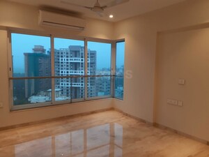 Room in 2 BHK Apartment at Supreme 19, Lokhandwala – for Rent
