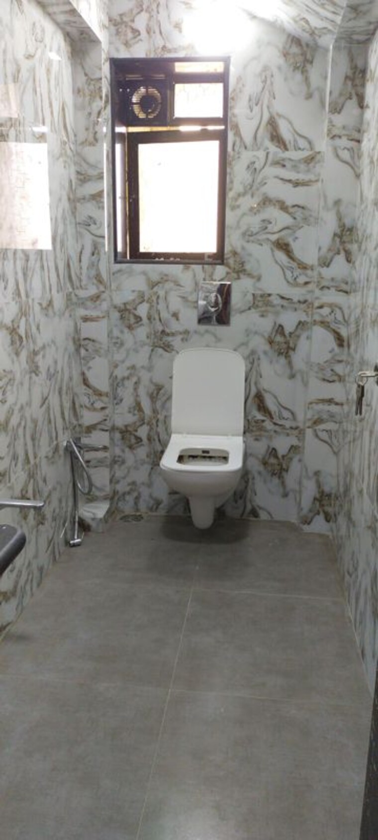 Bathroom, cross-gate-apartment 2 Bedroom 725 Sq.Ft. Apartment In Andheri West Mumbai 10700909