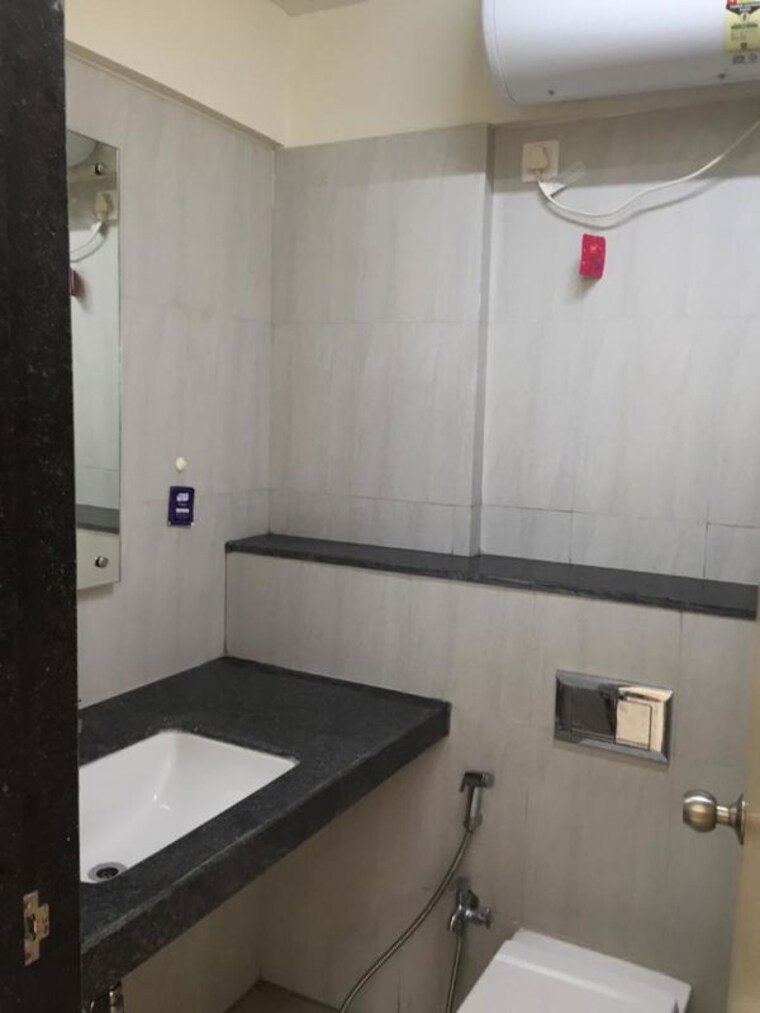 Bathroom, godrej-central 3 Bedroom 1165 Sq.Ft. Apartment In Chembur Mumbai 10700857