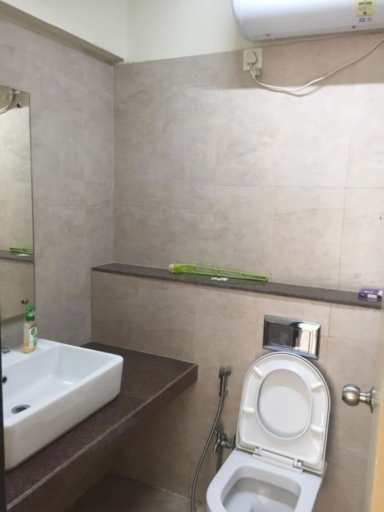 Bathroom, godrej-central 3 Bedroom 1165 Sq.Ft. Apartment In Chembur Mumbai 10700857