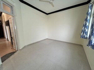 Room in 3 BHK Apartment at Churchgate – for Rent