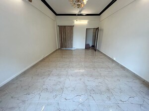 Room in 3 BHK Apartment at Churchgate – for Rent