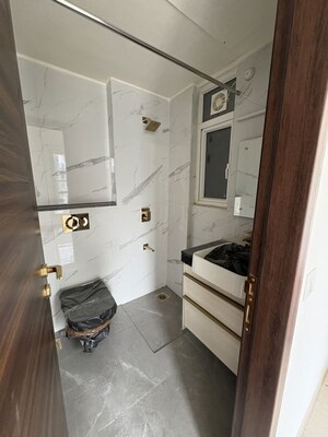 Kitchen in 3.5 BHK Apartment at Smart World Orchard, Sector 61 – for Rent