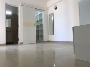 Room in 2.5 BHK Apartment at Emaar Emerald Estate, Sector 65 – for Rent