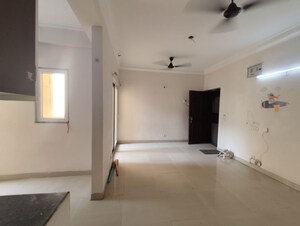 Room in 2 BHK Apartment at Paramount Floraville, Sector 137 – for Rent