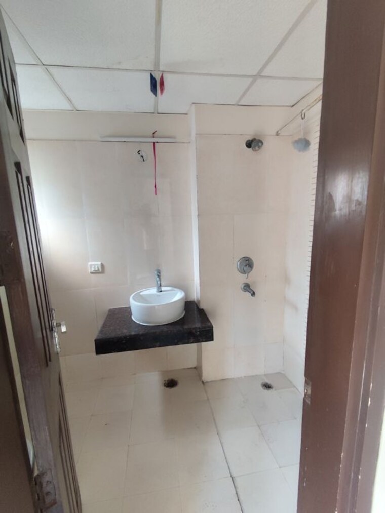 Bathroom, paramount-floraville 2 Bedroom 1045 Sq.Ft. Apartment In Sector 137 Noida 10701043