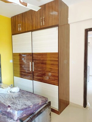 Room in 2 BHK Apartment at Logix Blossom County, Sector 137 – for Rent