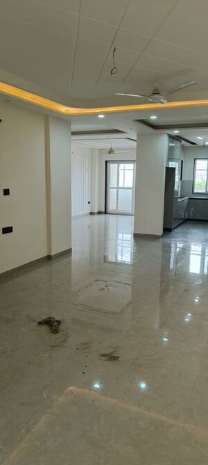 Room in 4 BHK Apartment at DLF Garden City Independent Floors, Sector 92 – for Rent