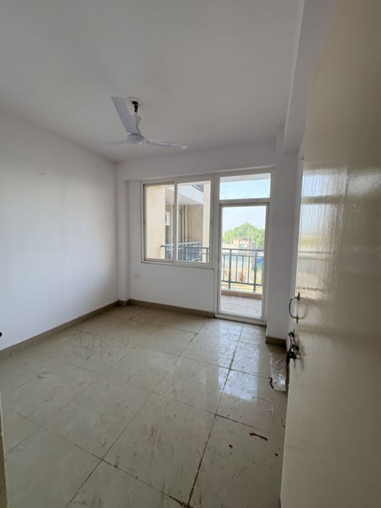Room, landmark-the-homes-81 2.5 Bedroom 645 Sq.Ft. Apartment In Sector 81 Gurgaon 10701052