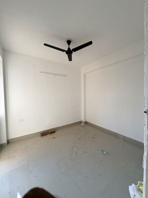 Room in 2.5 BHK Apartment at Landmark The Homes 81, Sector 81 – for Rent