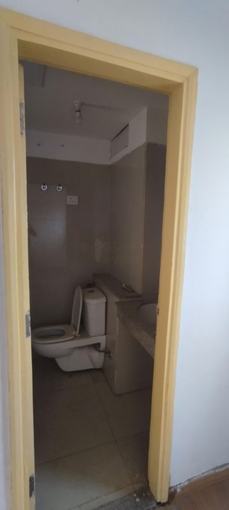 Bathroom, emaar-gurgaon-greens 4 Bedroom 2800 Sq.Ft. Apartment In Sector 102 Gurgaon 10701086
