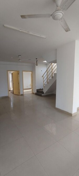 Room in 4 BHK Apartment at Emaar Gurgaon Greens, Sector 102 – for Rent