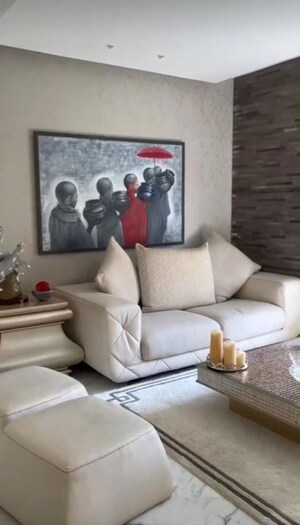 Living Room in 5 BHK Apartment at Sunita Apartment Cuffe Parade, Cuffe Parade – for Sale