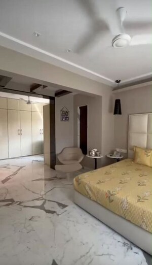 Living Room in 5 BHK Apartment at Sunita Apartment Cuffe Parade, Cuffe Parade – for Sale
