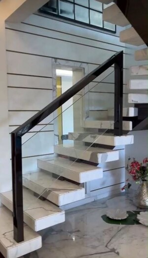 Staircase in 5 BHK Apartment at Sunita Apartment Cuffe Parade, Cuffe Parade – for Sale