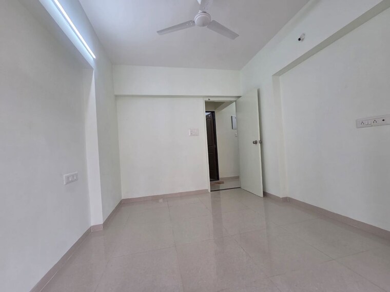Room, goregaon west 2.5 Bedroom 778 Sq.Ft. Apartment In Goregaon West Mumbai 10701130