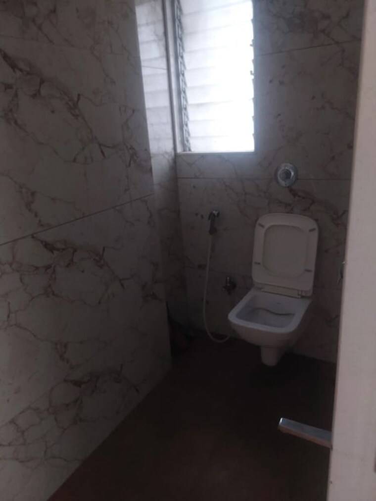 Bathroom, swapnalok-towers 2 Bedroom 600 Sq.Ft. Apartment In Malad East Mumbai 10701120