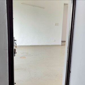 Room in 3 BHK Apartment at BPTP The Resort, Sector 75 – for Sale