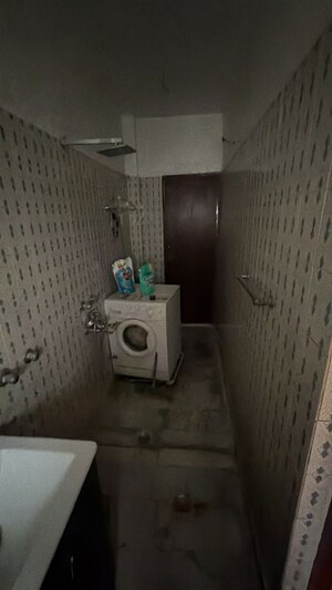 Bathroom in 3 BHK Builder Floor at Malviya Nagar – for Rent