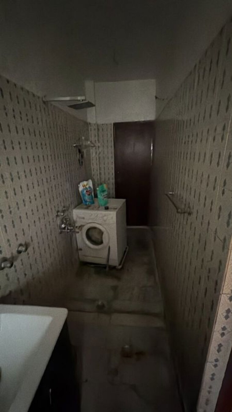 Bathroom, malviya nagar 3 Bedroom 1600 Sq.Ft. Builder Floor In Malviya Nagar Delhi 10701171