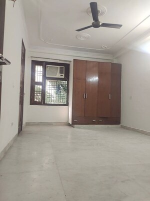 Room in 3 BHK Builder Floor at Kalkaji – for Rent