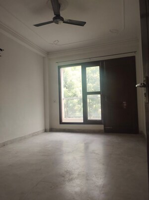 Room in 3 BHK Builder Floor at Kalkaji – for Rent