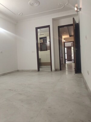 Room in 3 BHK Builder Floor at Kalkaji – for Rent