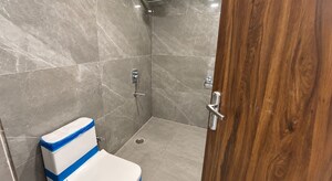 Furnished Amenities in 4 BHK Builder Floor at Vasant Kunj – for Sale