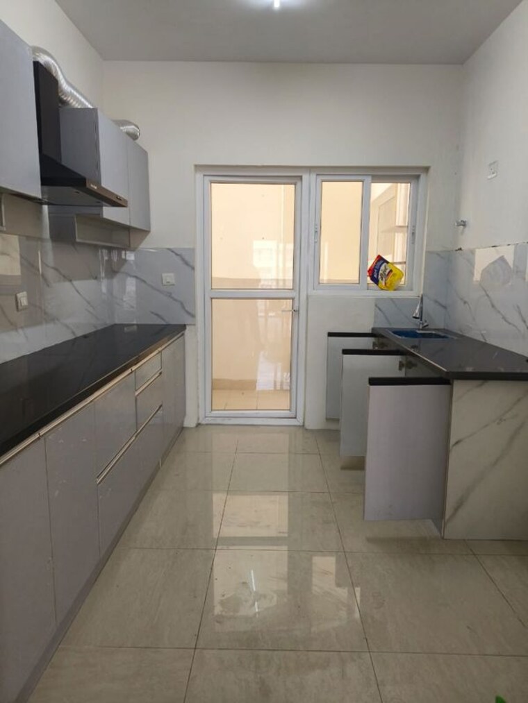 Kitchen, mantri-serenity 3 Bedroom 1520 Sq.Ft. Apartment In Kanakapura Road Bangalore 10701198
