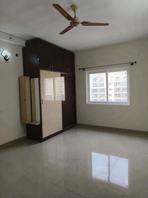 Room in 3 BHK Apartment at Mantri Serenity, Kanakapura Road – for Rent