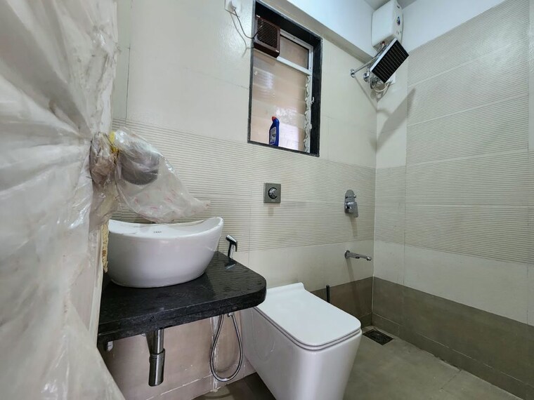 Bathroom, sanghvi-s3-proxima 2 Bedroom 672 Sq.Ft. Apartment In Chembur Mumbai 10701218