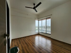 Room in 2 BHK Apartment at Sanghvi S3 Proxima, Chembur – for Rent