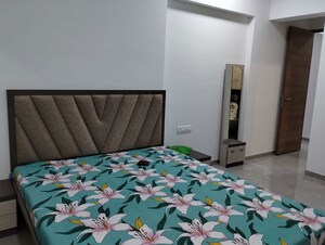 Bedroom in 3 BHK Apartment at Andheri West – for Rent