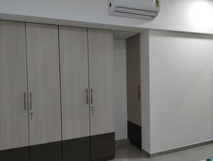 Furnished Amenities in 3 BHK Apartment at Andheri West – for Rent