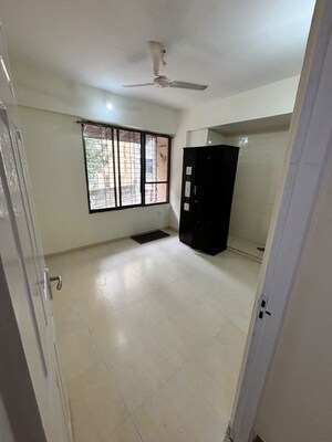 Room in 2 BHK Apartment at Vijay Vatika, Kavesar – for Sale