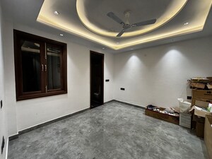 Room in 4 BHK Builder Floor at Vasant Kunj – for Sale