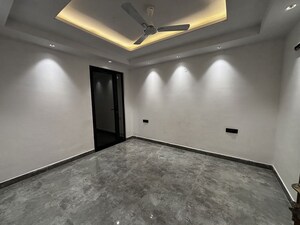 Room in 4 BHK Builder Floor at Vasant Kunj – for Sale