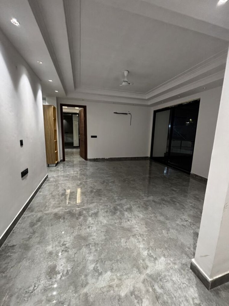 Hall, vasant kunj 4 Bedroom 250 Sq.Yd. Builder Floor In Vasant Kunj Delhi 10701245