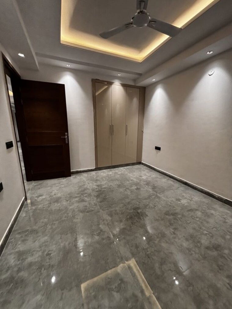 Bedroom, vasant kunj 4 Bedroom 250 Sq.Yd. Builder Floor In Vasant Kunj Delhi 10701245