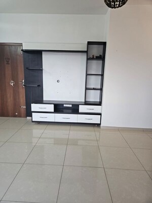 Room in 1 BHK Apartment at Goyal Footprints, Thanisandra Main Road – for Rent