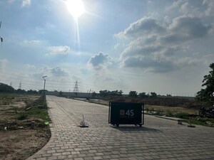 Parking in 4 BHK Builder Floor at Sector 88 – for Sale