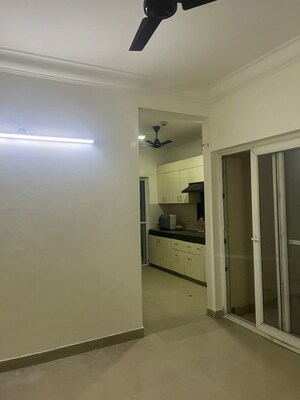 Room in 3 BHK Apartment at Paramount Floraville, Sector 137 – for Rent