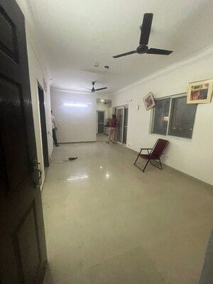 Room in 3 BHK Apartment at Paramount Floraville, Sector 137 – for Rent
