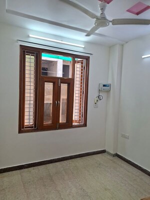 Room in 2 BHK Builder Floor at New Rajinder Nagar – for Rent