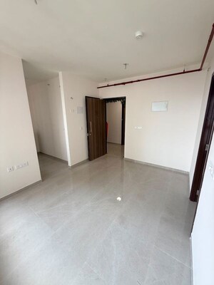 Room in 1 BHK Apartment at Piramal Vaikunth, Balkum Pada – for Rent