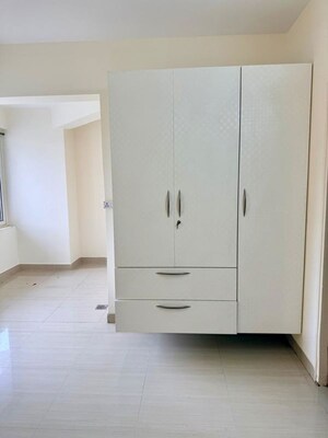 Room in 3 BHK Apartment at Nitesh Central Park, Bellary Road – for Rent