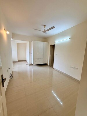 Room in 3 BHK Apartment at Nitesh Central Park, Bellary Road – for Rent