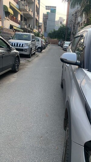 Parking in 4 BHK Independent House at RWA Apartments Sector 19, Sector 19 – for Sale