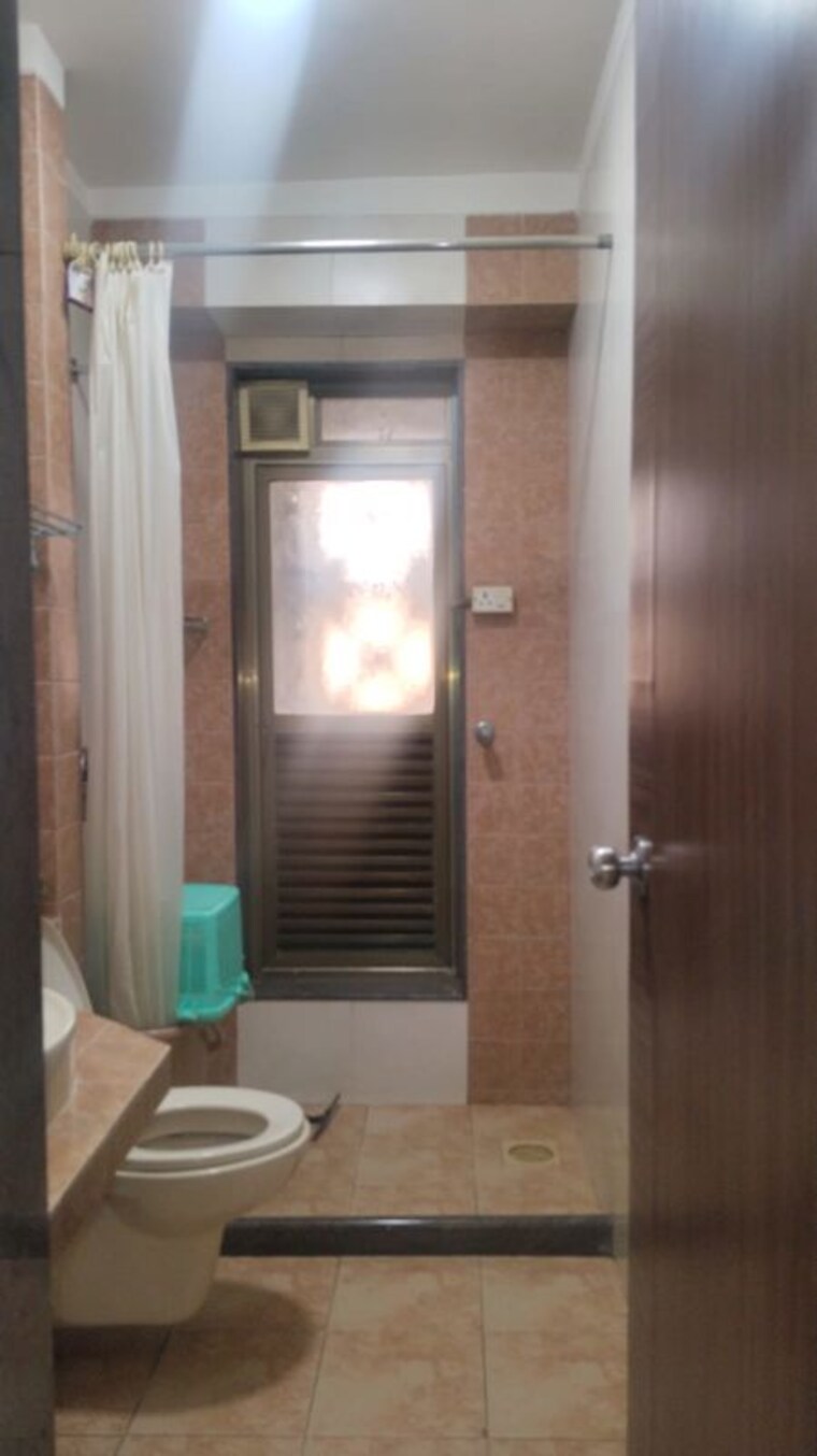 Bathroom, chembur 3 Bedroom 1200 Sq.Ft. Apartment In Chembur Mumbai 10701272